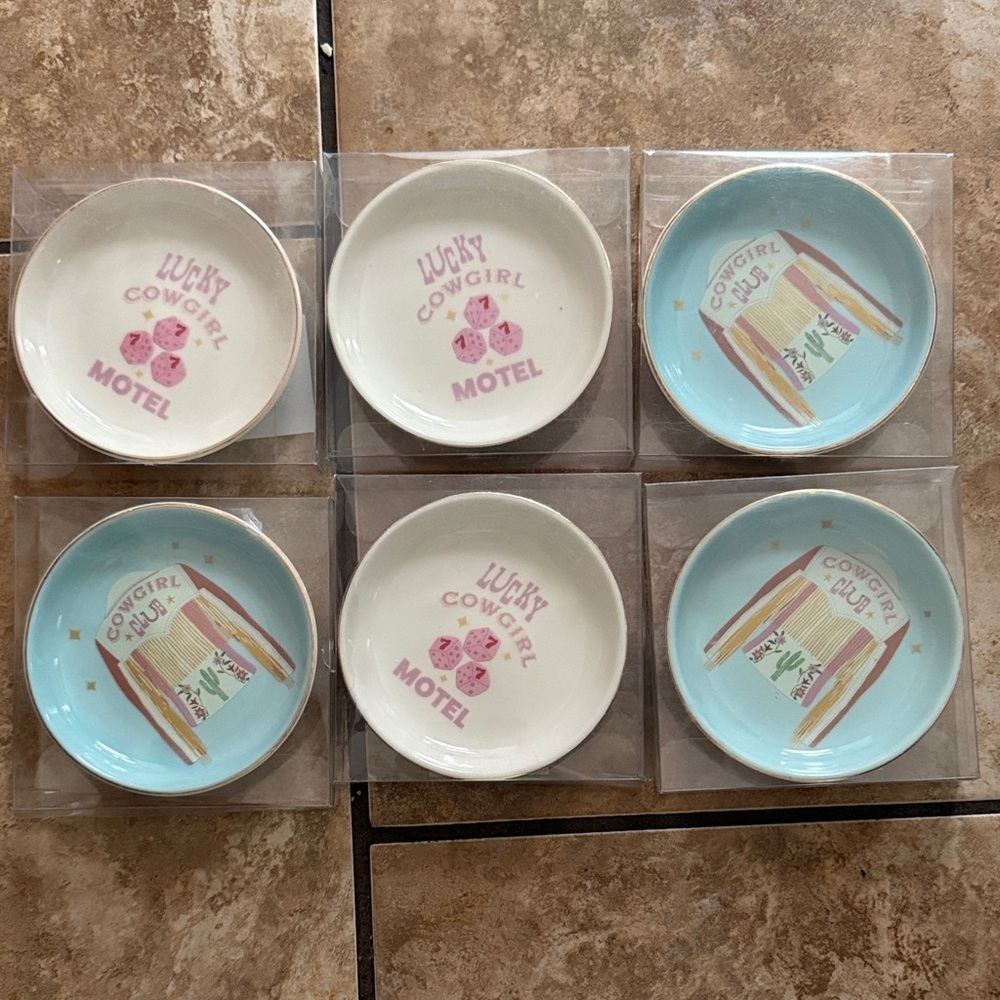 Lucky Cowgirl Motel Trinket Dishes favors